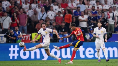 Ισπανία – Γαλλία 2-1: Η «ρόχα» του Γιαμάλ το αξίζει και πάει στο Βερολίνο για να το πάρει! (video)
