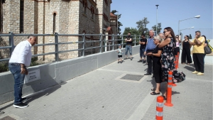 Η ΑΕΚ έδωσε το όνομα του Μιχάλη Κατσούρη στην πεζογέφυρα έξω από την OPAP Arena