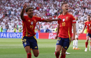 Ο Γιαμάλ «σερβίρει», ο Όλμο σκοράρει: Προβάδισμα για την Ισπανία απέναντι στη Γερμανία! (video)