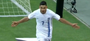Γερμανία – Ελλάδα 0-1: Σπάνιο λάθος από τον Νόιερ, με τον Μασούρα να λέει «ευχαριστώ» (video)