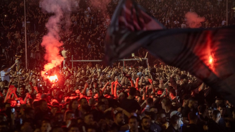 Στιγμές… μαγείας: Η αποθέωση στον Κωνσταντέλια και ο «σεισμός» στο όνομα του Ραζβάν Λουτσέσκου! (video)