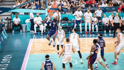 H Team USA «έλιωσε» τους Σέρβους (110-84) και έστειλε μήνυμα σε όλο το Παρίσι πως το χρυσό δεν πάει αλλού! (video)