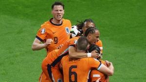 Η Ολλανδία επέστρεψε από την «κόλαση», λύγισε την Τουρκία (2-1) και πάει για το... θαύμα! (video)