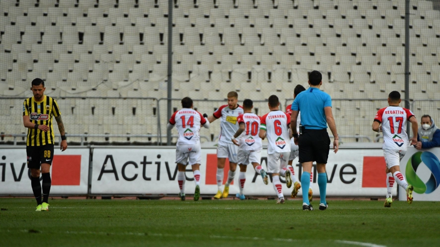 ΑΕΚ - Βόλος 0-1: Δοκάρι ο Αραούχο, δοκάρι και... γκολ ο Φαν Βέερτ! (video)