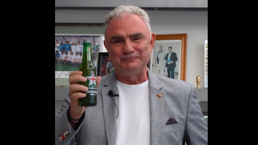 Ο Χρήστος Σωτηρακόπουλος θυμάται το αγαπημένο του γκολ σε τελικό Champions League, «συντροφιά» με μία παγωμένη Heineken! (video)
