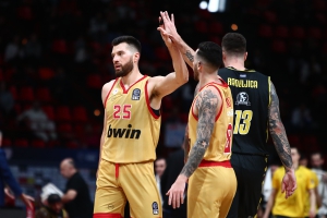 «Θύμισε… NBA, ματς - διαφήμιση του μπάσκετ»: Ξανά 100άρα ο Ολυμπιακός, 1000 «μπράβο» στο Μαρούσι! (video)