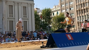 Το BN Sports στο Piraeus Street Long Jump: Ο… ιπτάμενος Τεντόγλου το έκανε ξανά! (video)