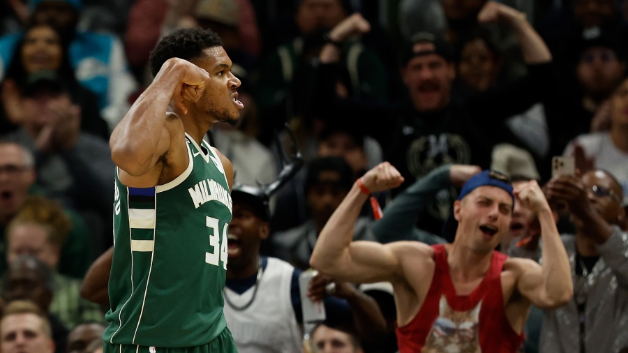 Μόνο ο Giannis, triple-double ξανά και ξανά: Τι μοναδικό ρεκόρ κατέγραψε! (video)